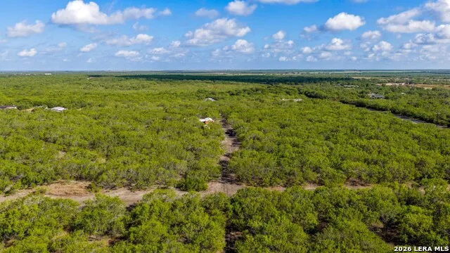 604 Cr 332 Charlotte, TX 78011