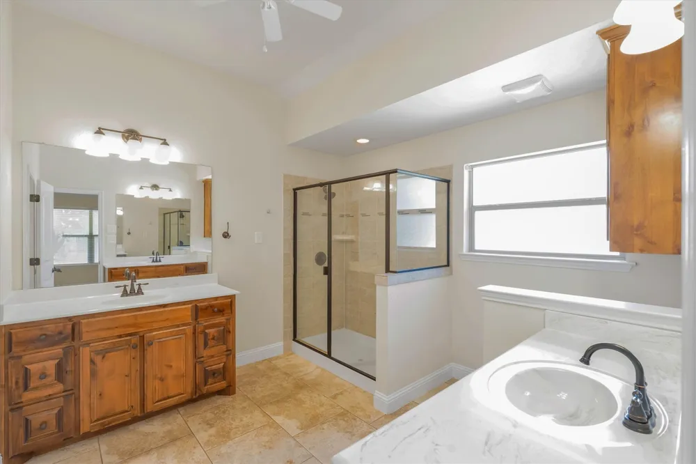 2005 Lindentree Drive Weatherford, TX 76086