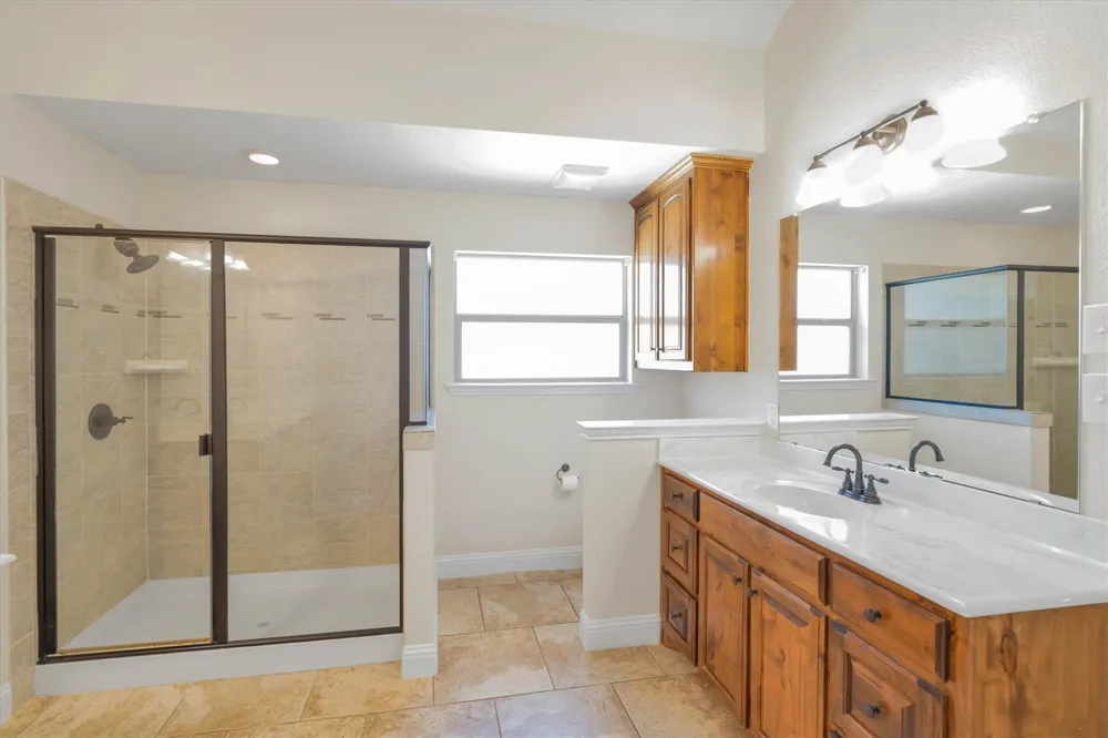 2005 Lindentree Drive Weatherford, TX 76086