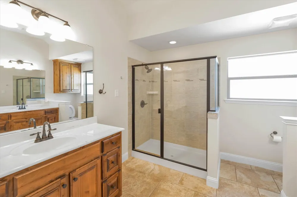 2005 Lindentree Drive Weatherford, TX 76086
