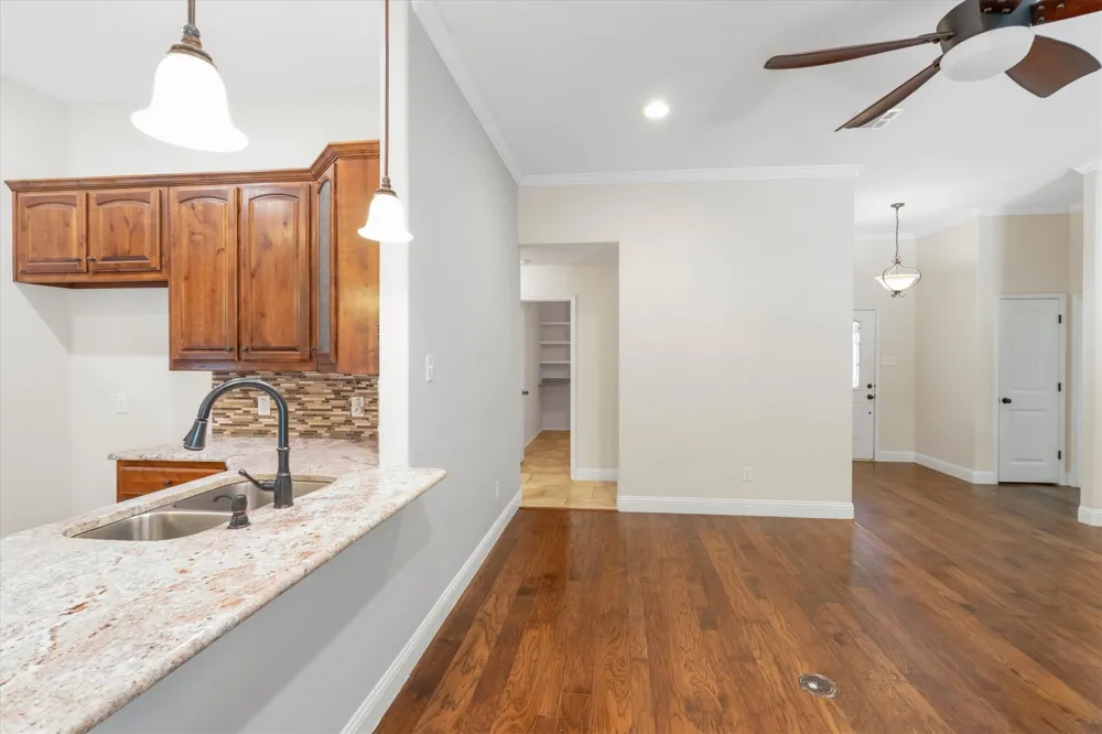 2005 Lindentree Drive Weatherford, TX 76086