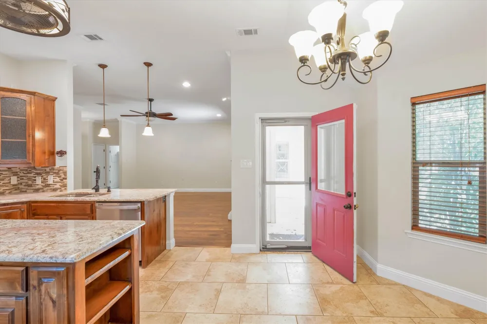 2005 Lindentree Drive Weatherford, TX 76086