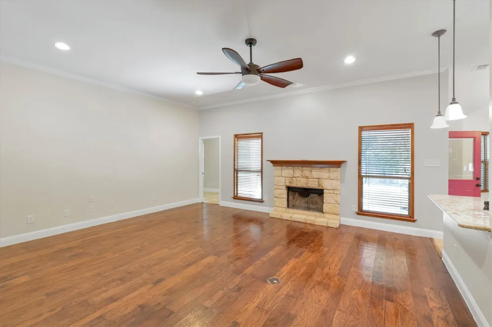 2005 Lindentree Drive Weatherford, TX 76086