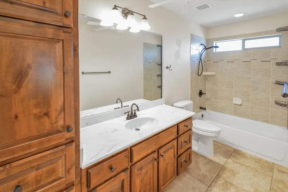 2005 Lindentree Drive Weatherford, TX 76086