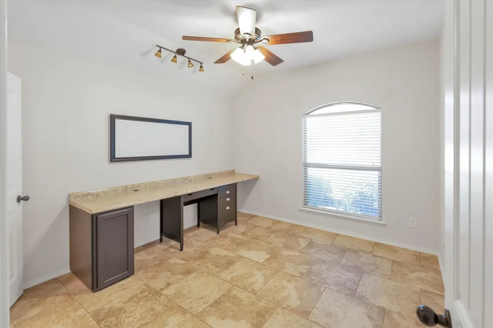 2005 Lindentree Drive Weatherford, TX 76086
