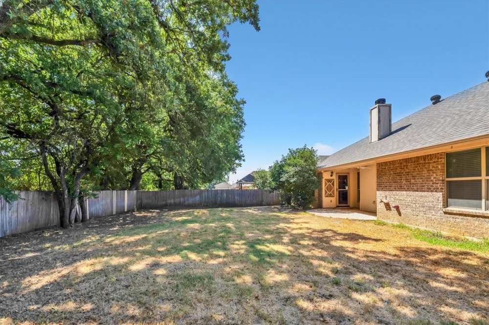 2005 Lindentree Drive Weatherford, TX 76086