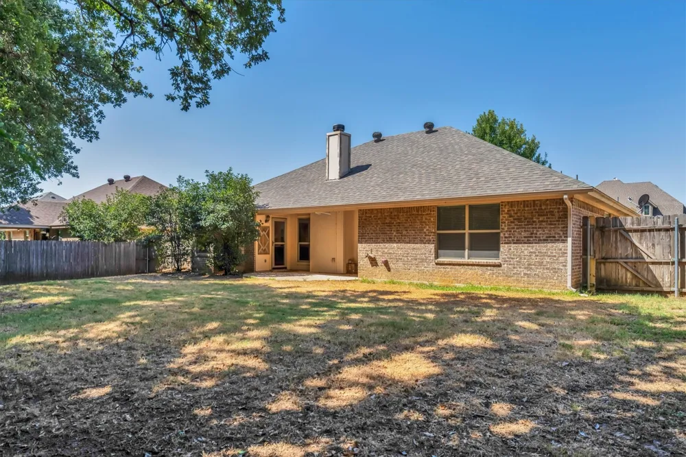 2005 Lindentree Drive Weatherford, TX 76086