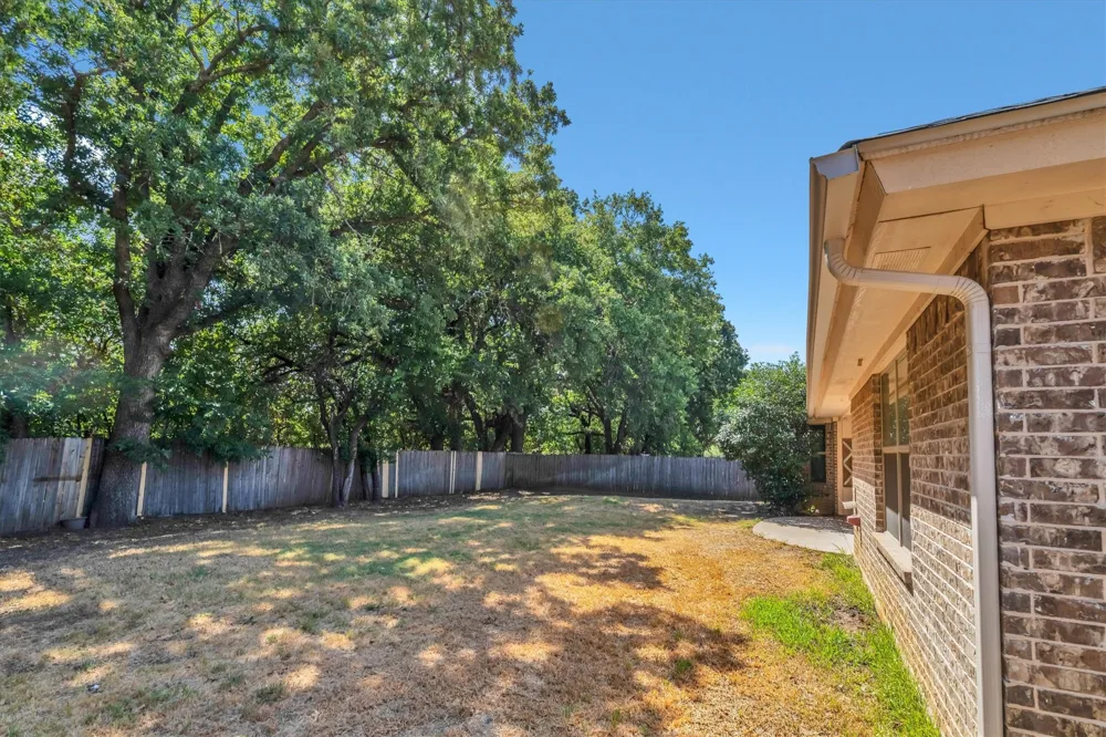2005 Lindentree Drive Weatherford, TX 76086