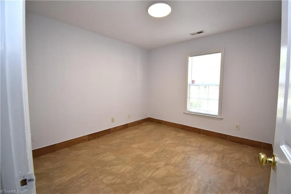 205 Lasalle Way Greensboro, NC 27406