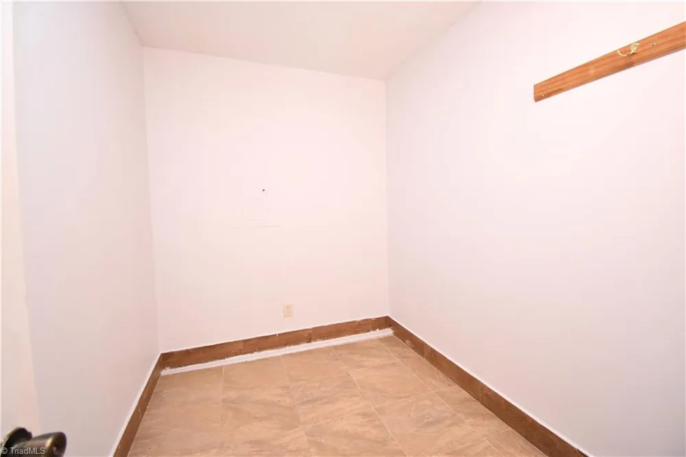 205 Lasalle Way Greensboro, NC 27406