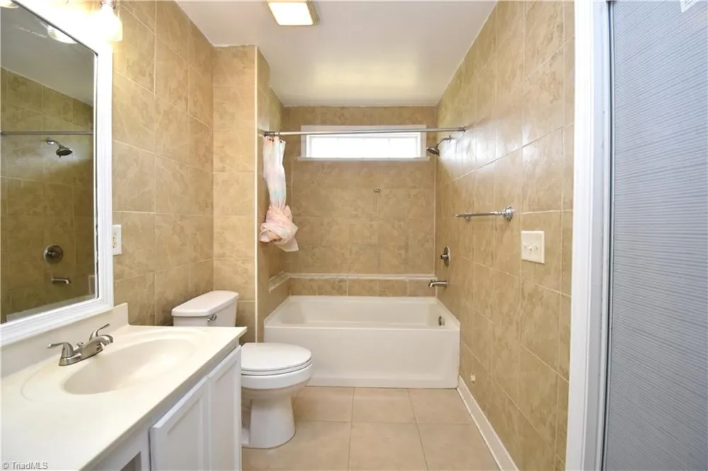205 Lasalle Way Greensboro, NC 27406