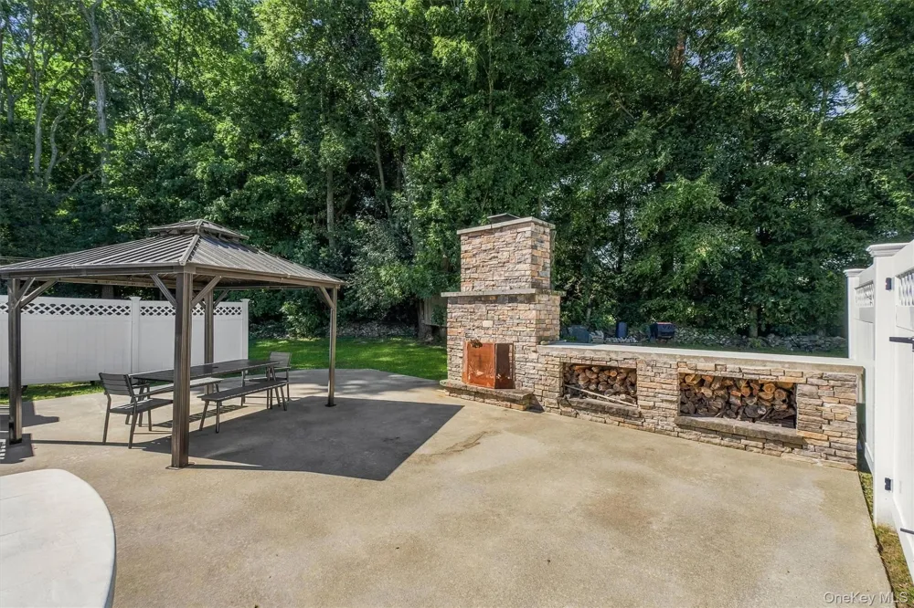 158 Robinson Lane Wappingers Falls, NY 12590