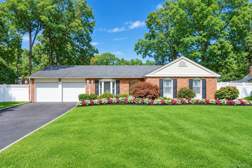 3 Barnsley Crescent Mount Sinai, NY 11766
