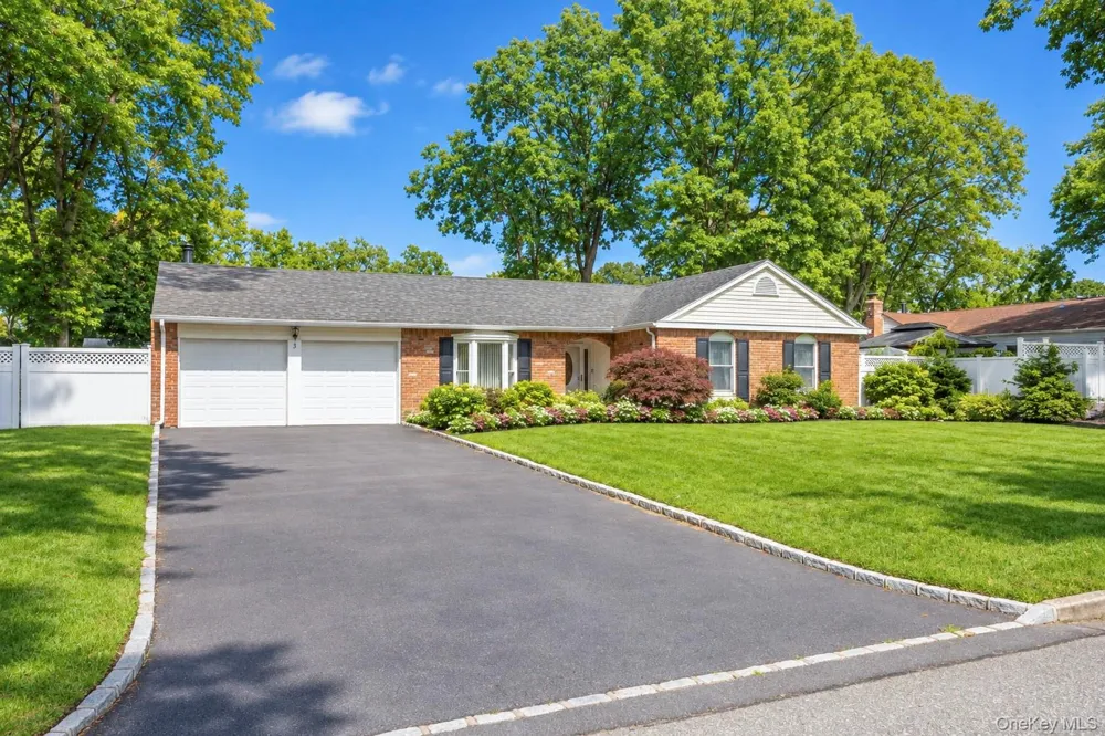 3 Barnsley Crescent Mount Sinai, NY 11766