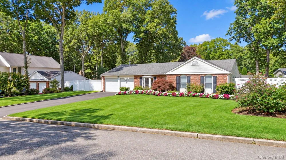 3 Barnsley Crescent Mount Sinai, NY 11766