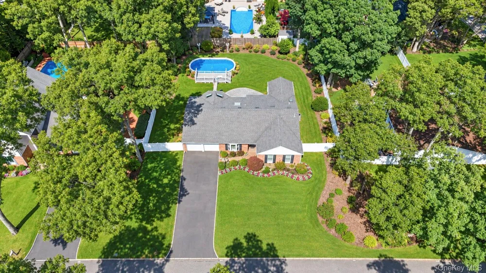 3 Barnsley Crescent Mount Sinai, NY 11766