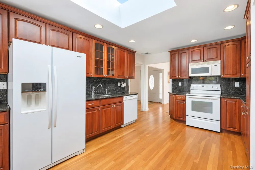 3 Barnsley Crescent Mount Sinai, NY 11766