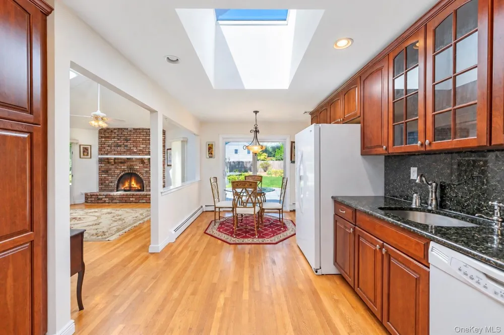 3 Barnsley Crescent Mount Sinai, NY 11766