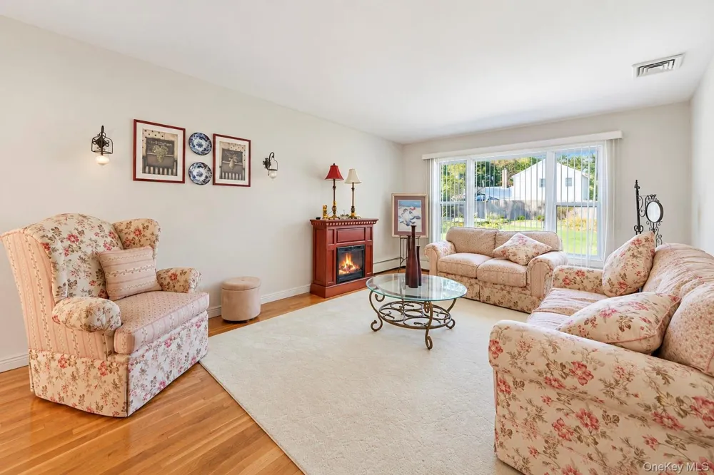3 Barnsley Crescent Mount Sinai, NY 11766