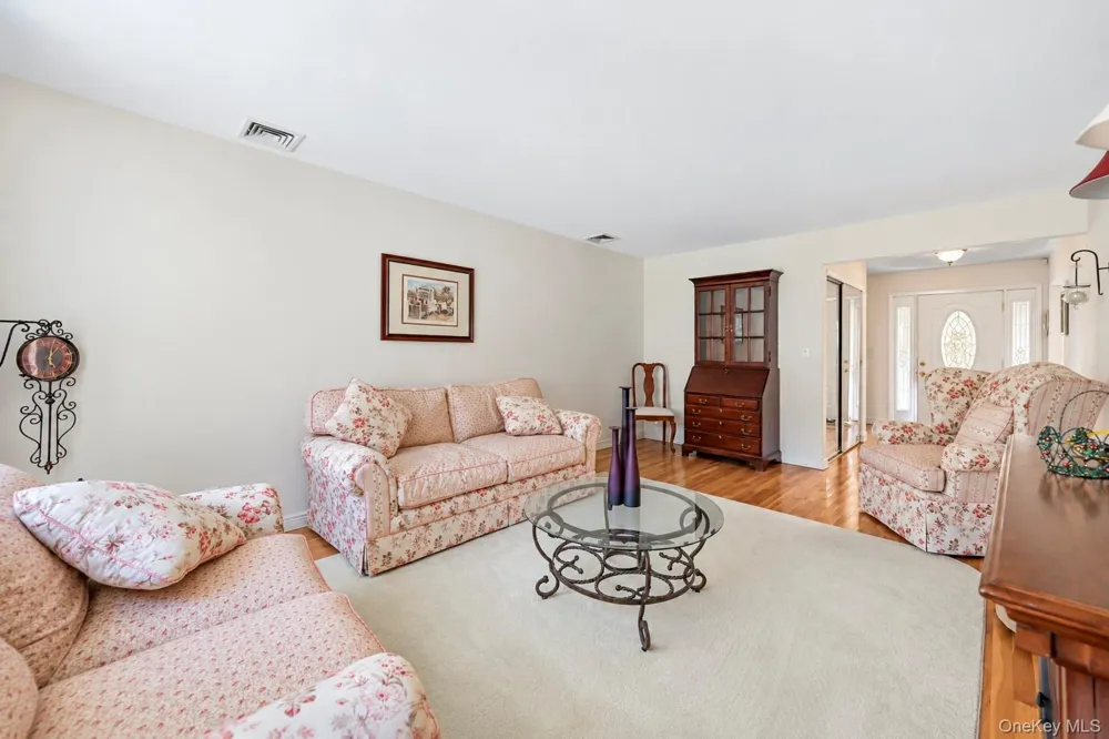 3 Barnsley Crescent Mount Sinai, NY 11766