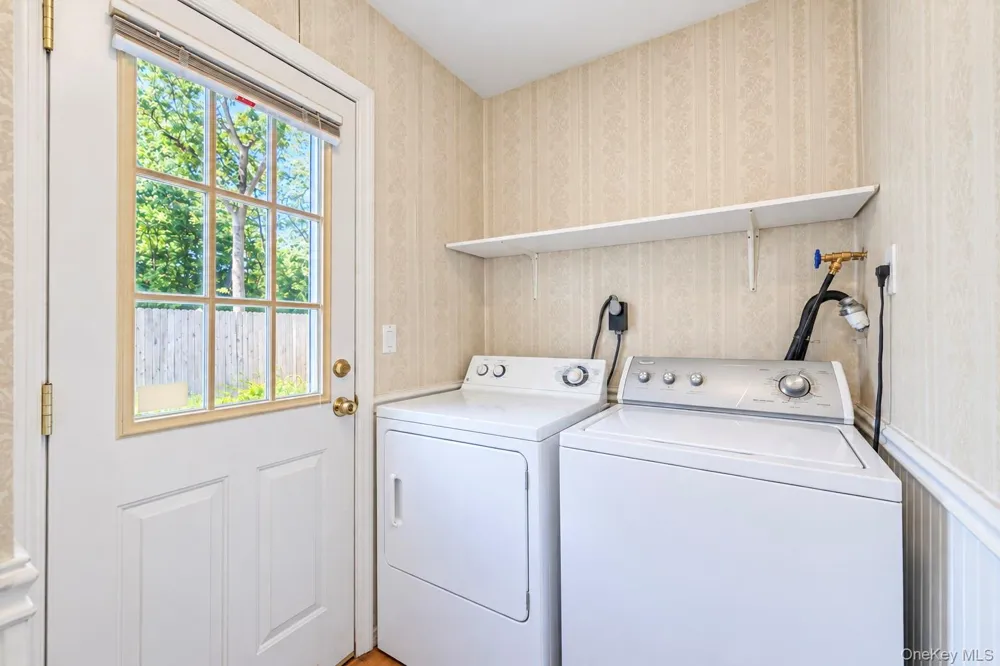 3 Barnsley Crescent Mount Sinai, NY 11766