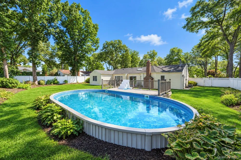 3 Barnsley Crescent Mount Sinai, NY 11766
