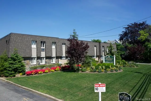 25 Clinton Avenue #2A Bay Shore, NY 11706