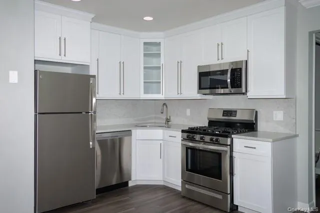 55 Fifth Avenue #4 Bay Shore, NY 11706