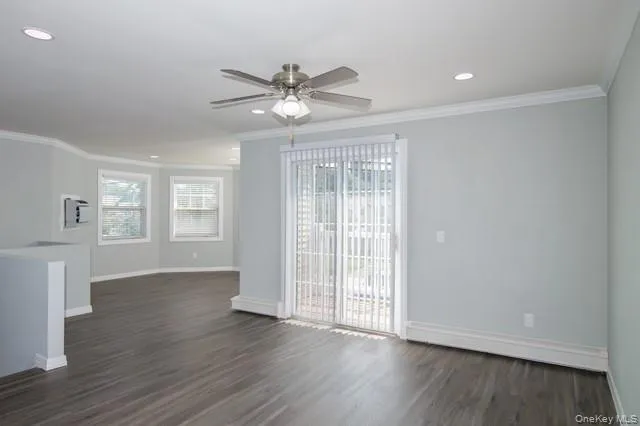 55 Fifth Avenue #4 Bay Shore, NY 11706
