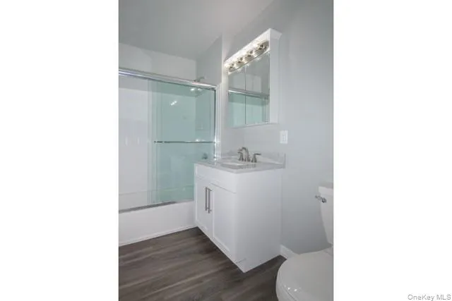 55 Fifth Avenue #4 Bay Shore, NY 11706