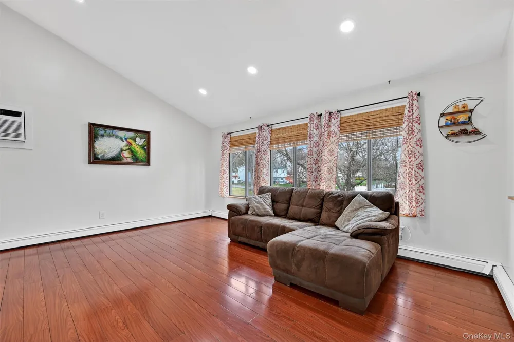 22 Cambridge Circle Monroe, NY 10950