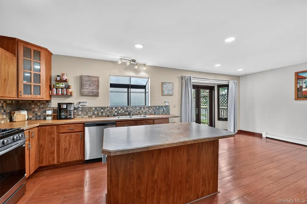 22 Cambridge Circle Monroe, NY 10950