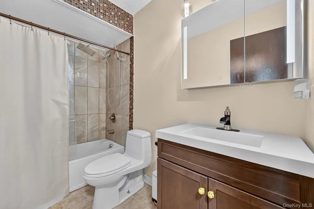22 Cambridge Circle Monroe, NY 10950