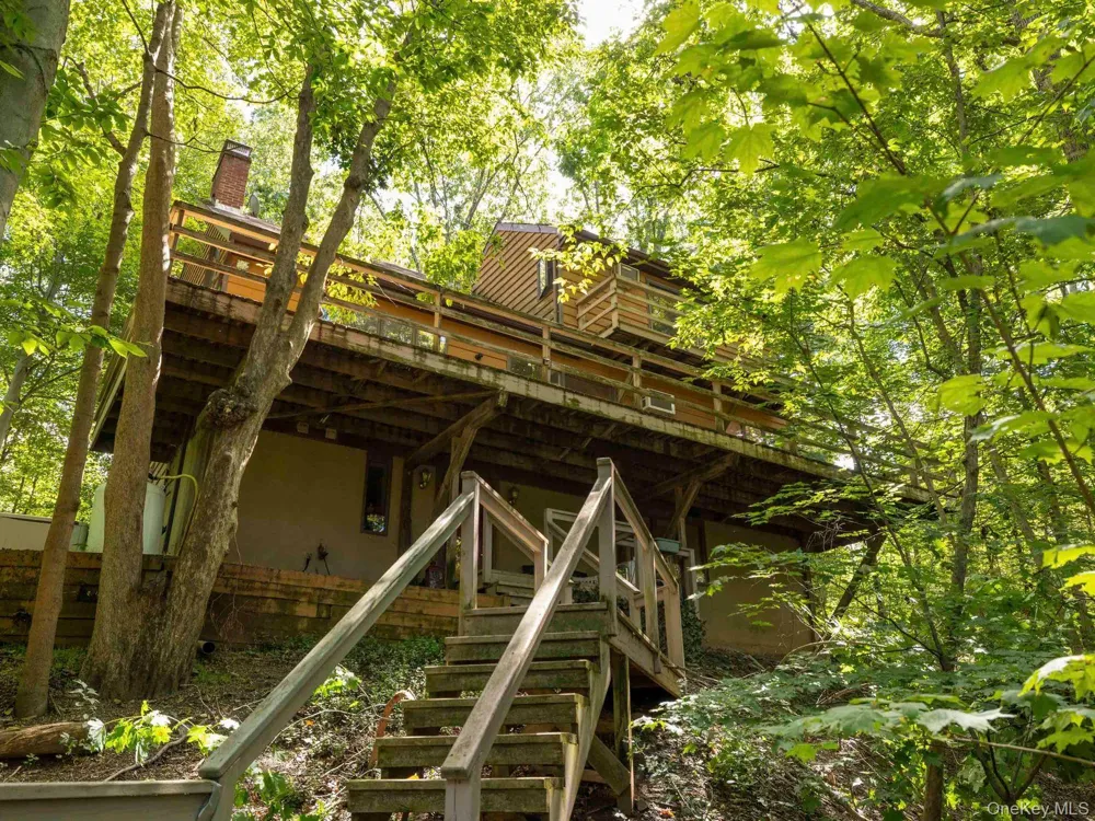 9 Watch Hill Road New Paltz, NY 12561