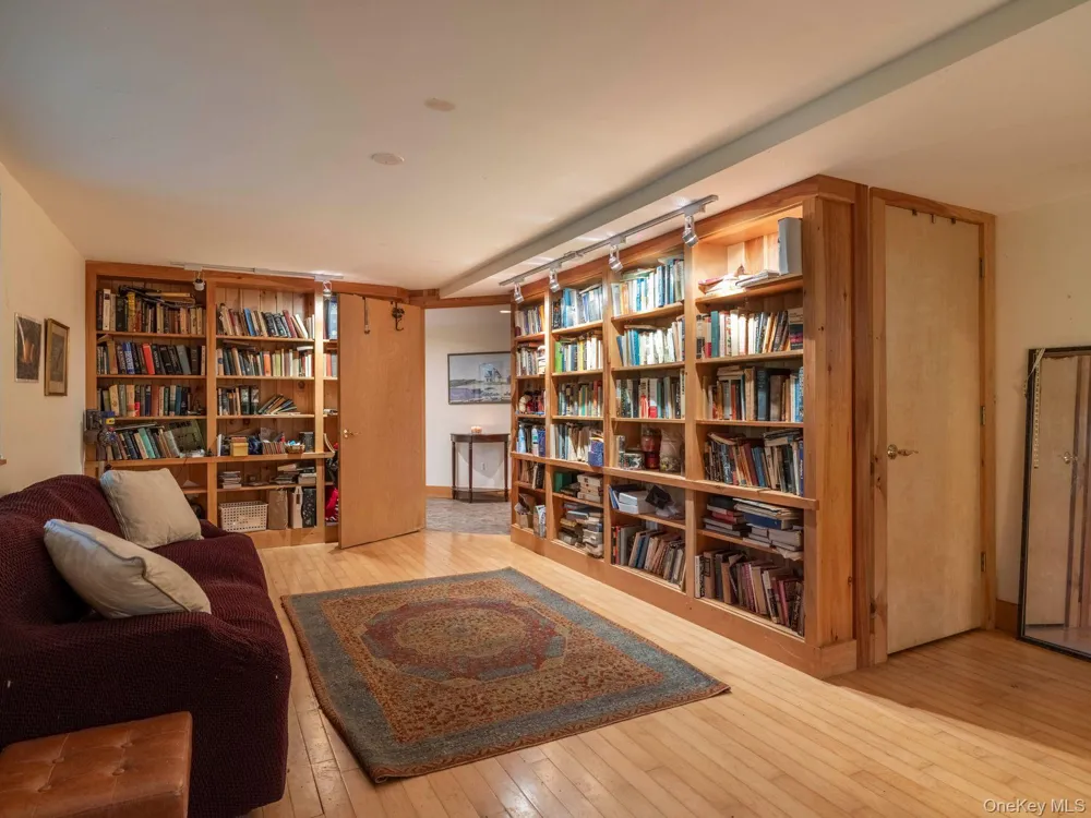 9 Watch Hill Road New Paltz, NY 12561