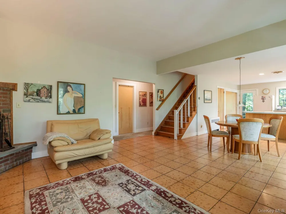9 Watch Hill Road New Paltz, NY 12561