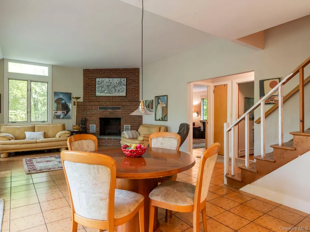 9 Watch Hill Road New Paltz, NY 12561