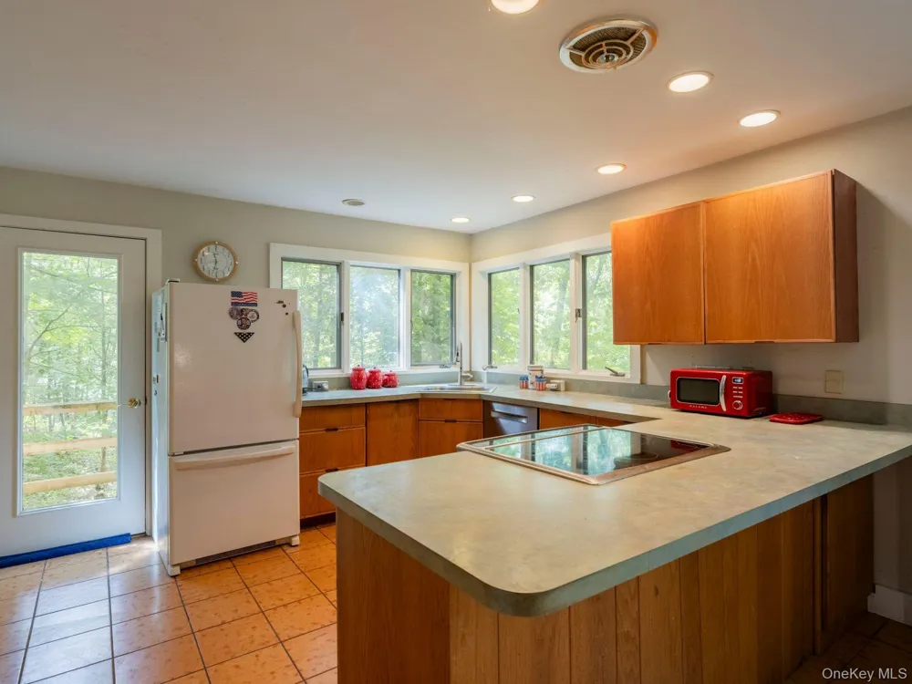 9 Watch Hill Road New Paltz, NY 12561