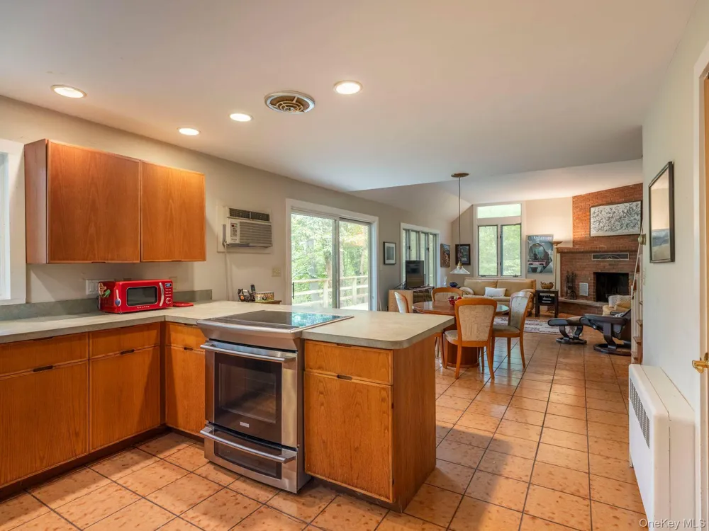 9 Watch Hill Road New Paltz, NY 12561