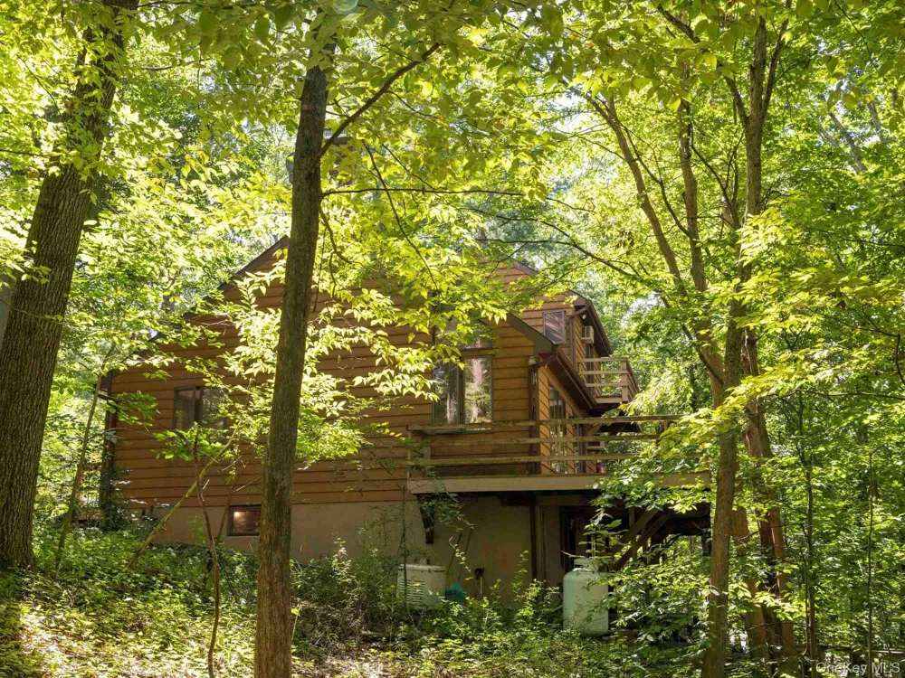 9 Watch Hill Road New Paltz, NY 12561