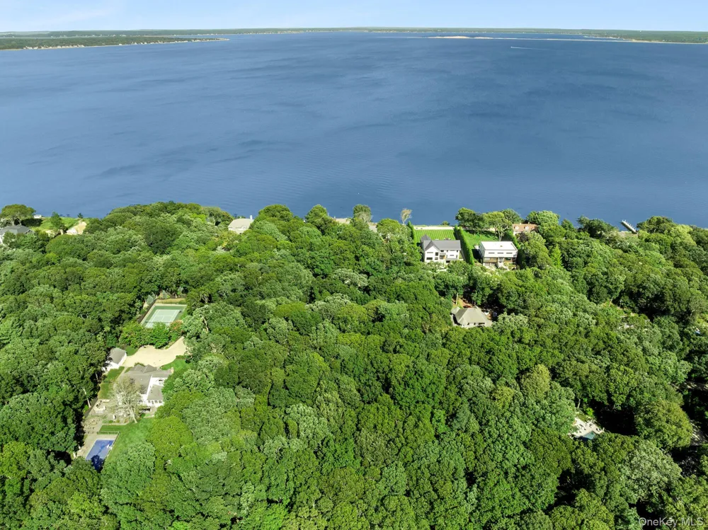 5730 Nassau Point Road Cutchogue, NY 11935