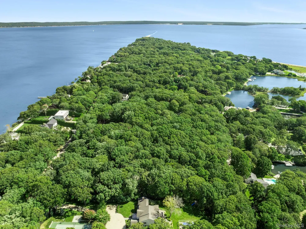 5730 Nassau Point Road Cutchogue, NY 11935