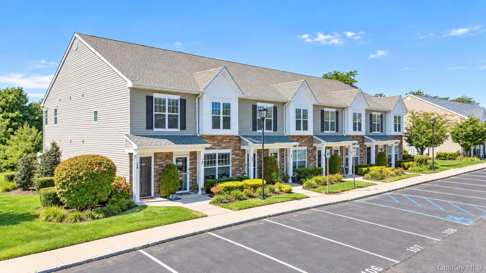 106 Weatherby Lane Central Islip, NY 11722