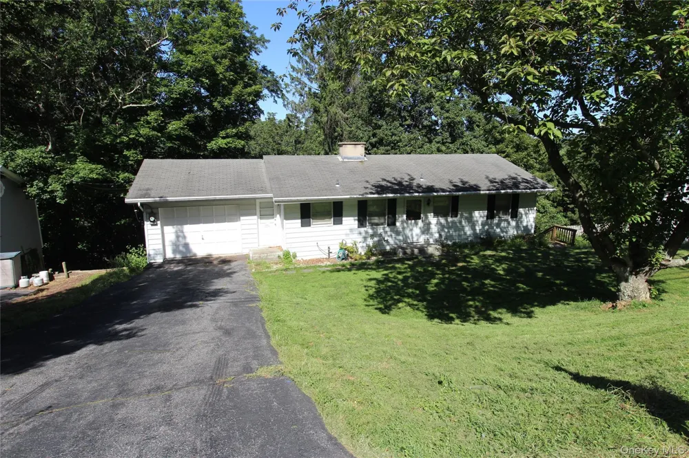 661 Warren Avenue Thornwood, NY 10594