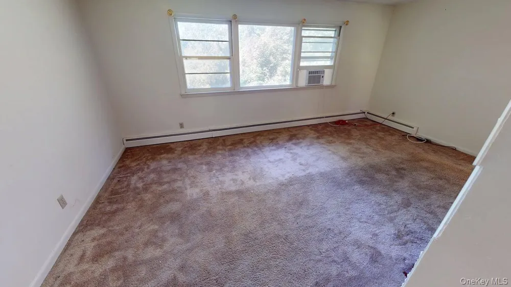 661 Warren Avenue Thornwood, NY 10594