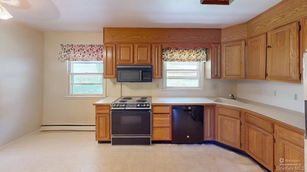 661 Warren Avenue Thornwood, NY 10594
