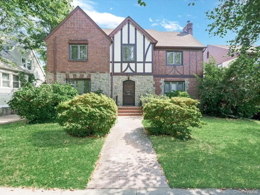 3533 171st Street Flushing, NY 11358
