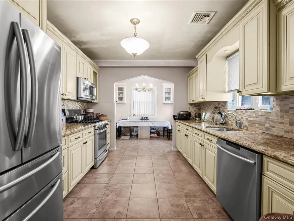 3533 171st Street Flushing, NY 11358