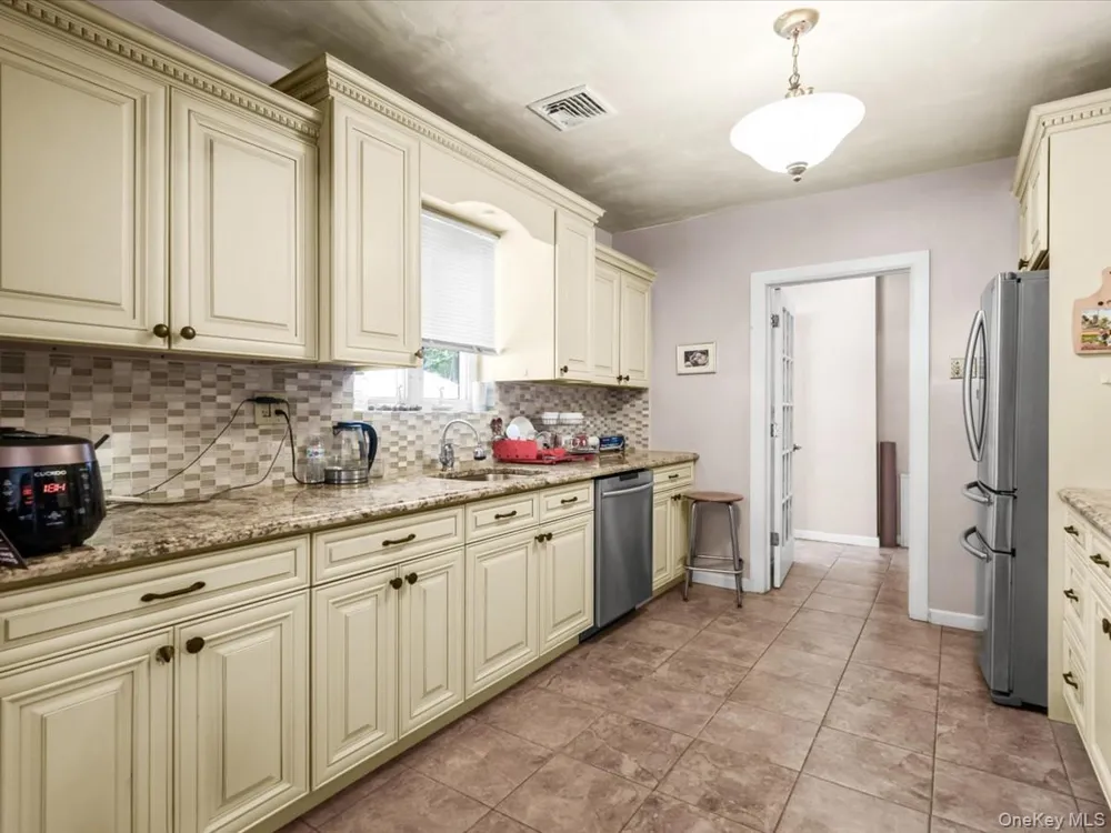 3533 171st Street Flushing, NY 11358