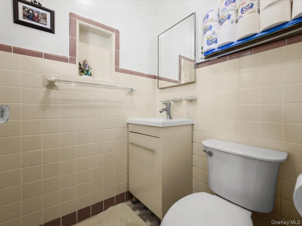 3533 171st Street Flushing, NY 11358